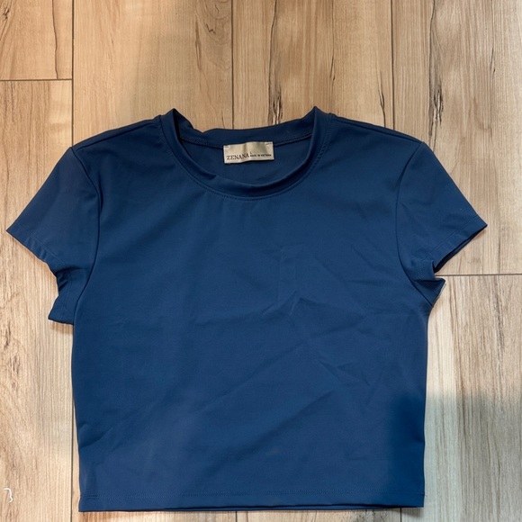 Zenana  Navy Crop Top size Large - Picture 1 of 3